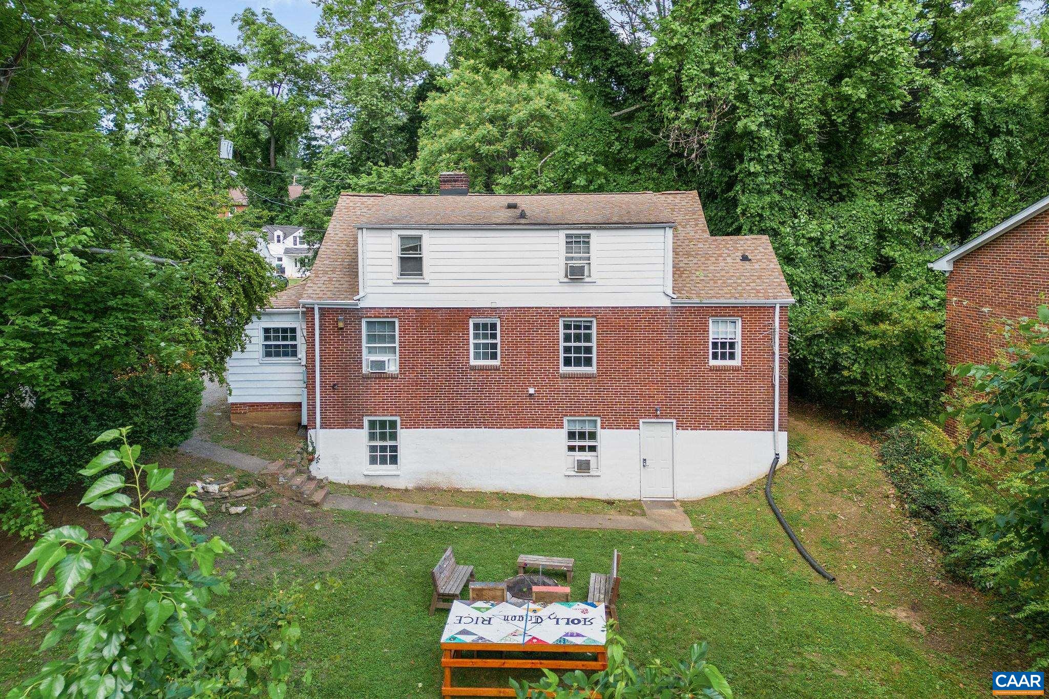 121 SHAMROCK RD