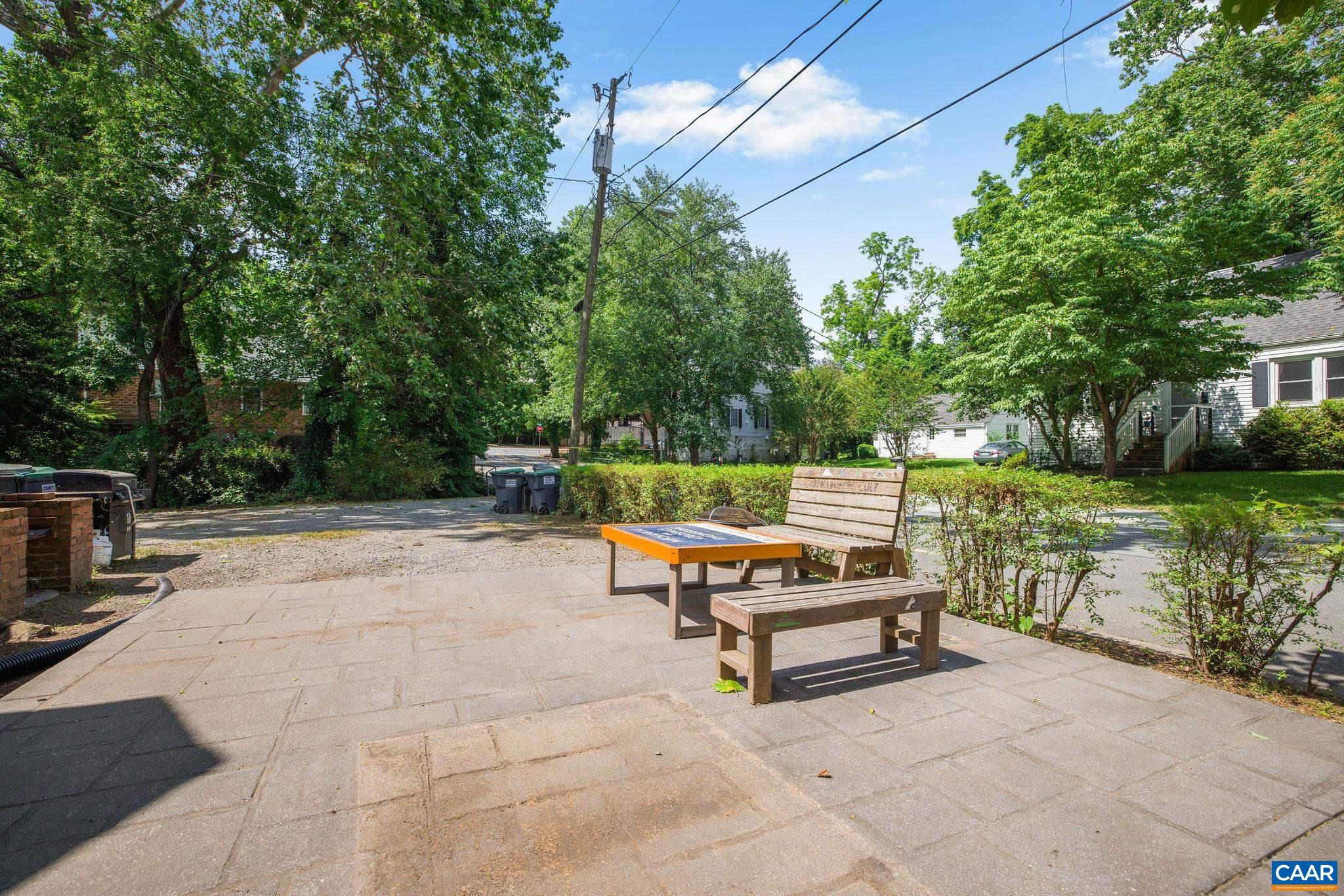 121 SHAMROCK RD