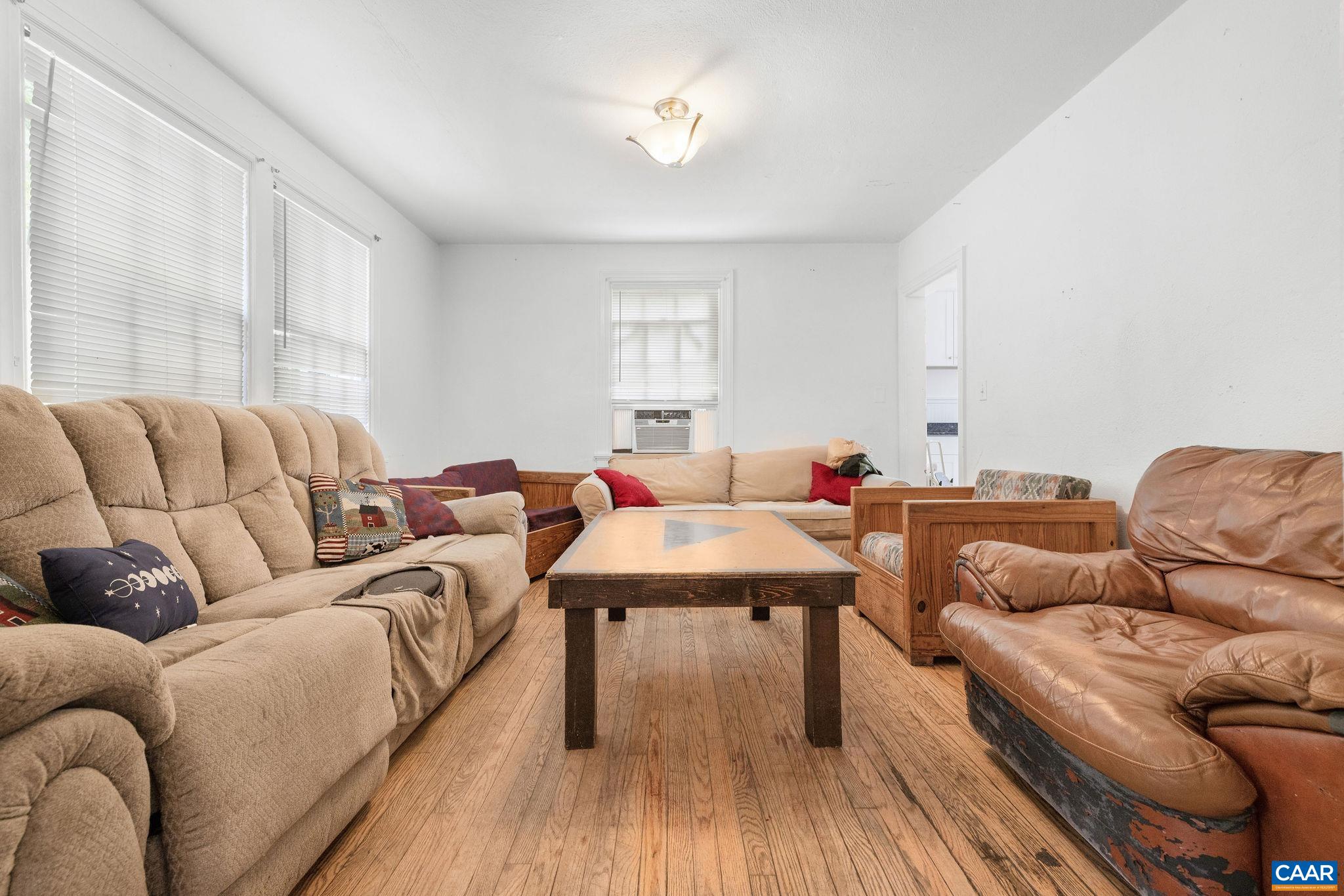 121 SHAMROCK RD