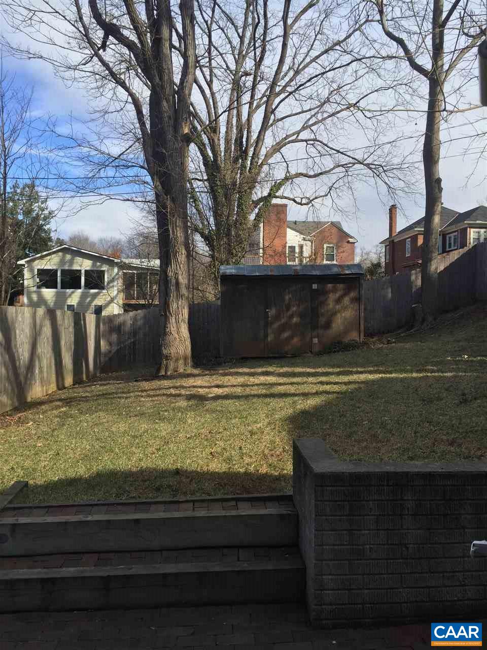 403 HEDGE ST