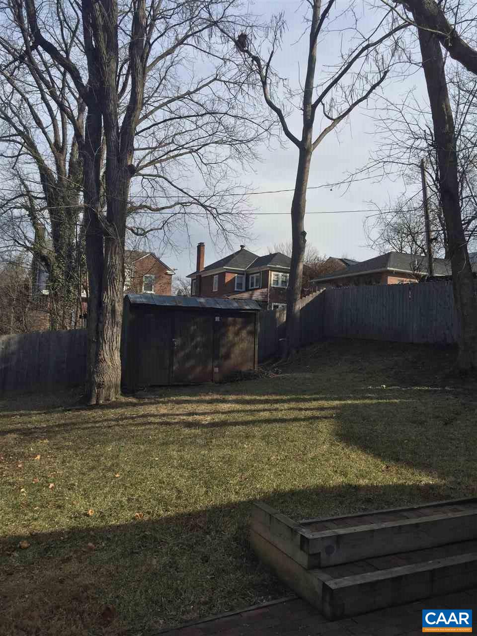 403 HEDGE ST