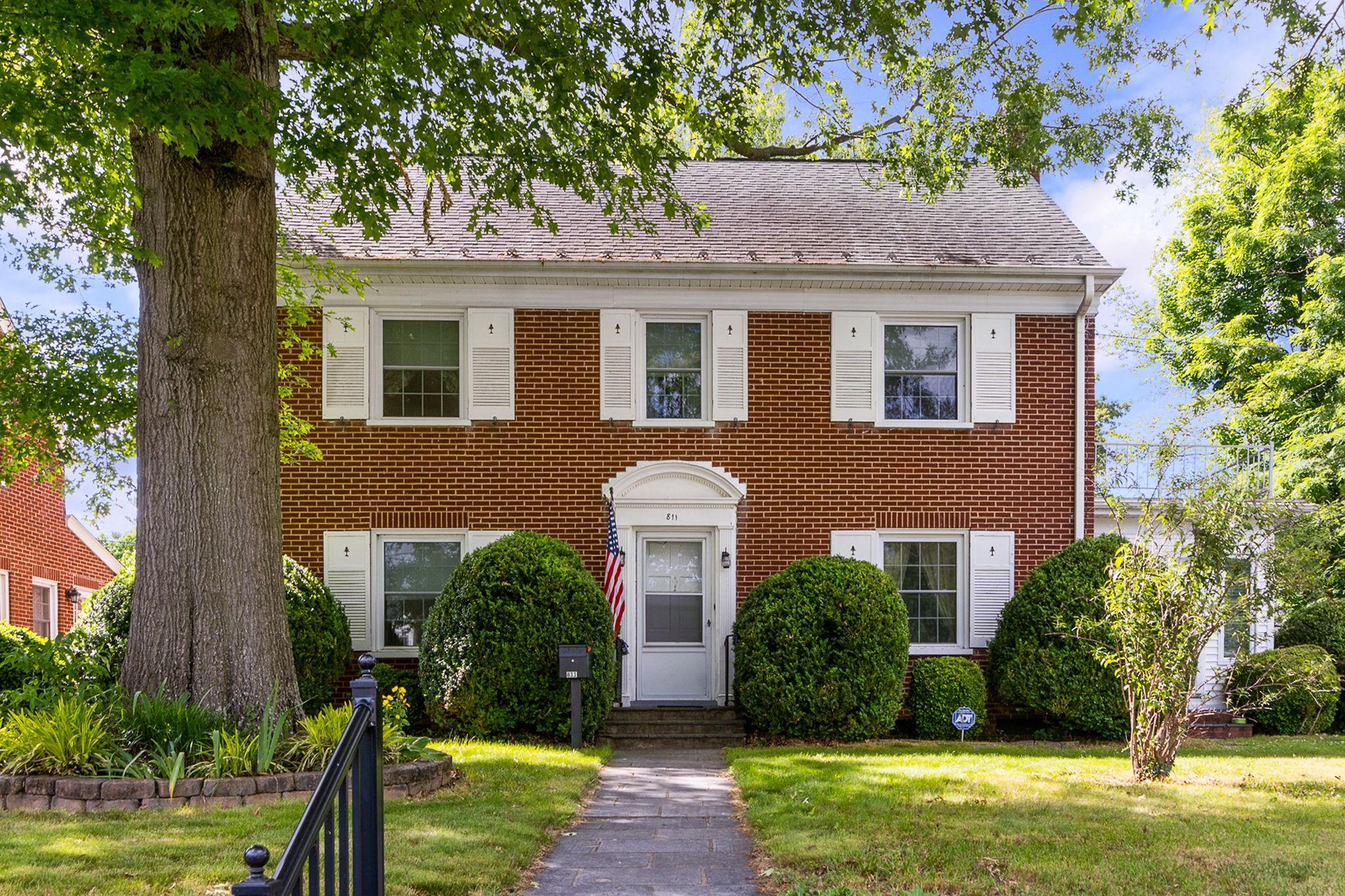811 JEFFERSON AVE