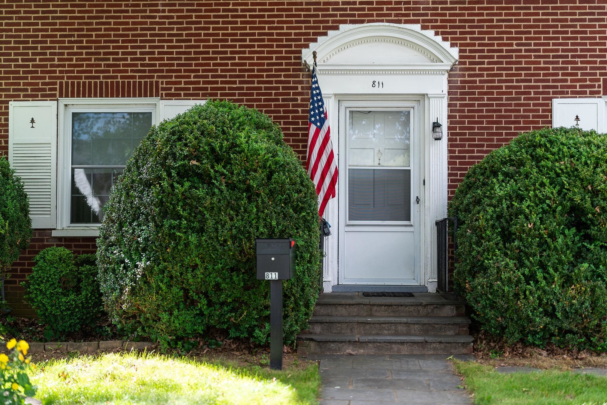811 JEFFERSON AVE