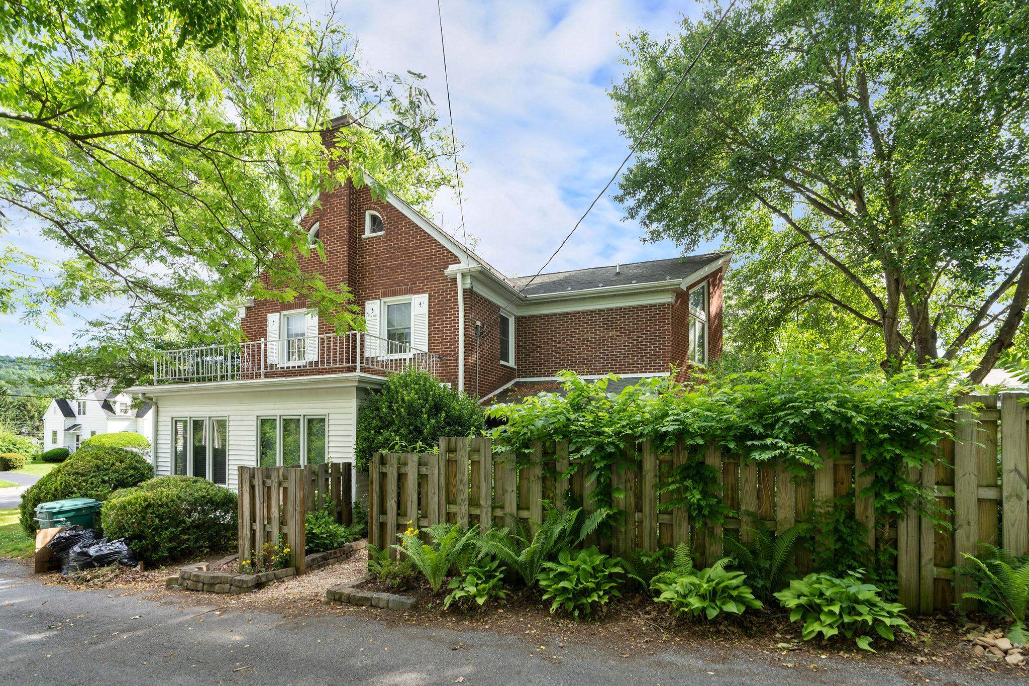 811 JEFFERSON AVE