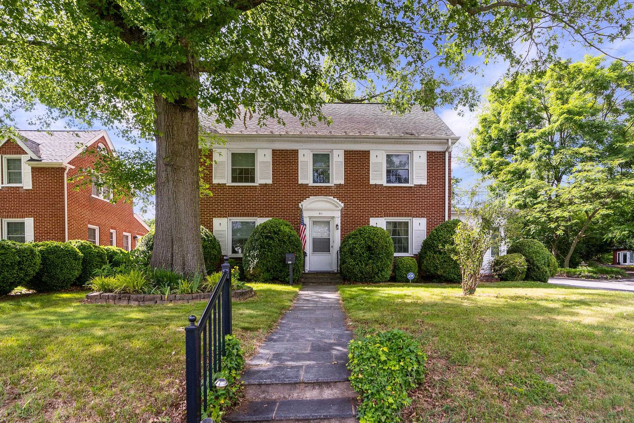 811 JEFFERSON AVE