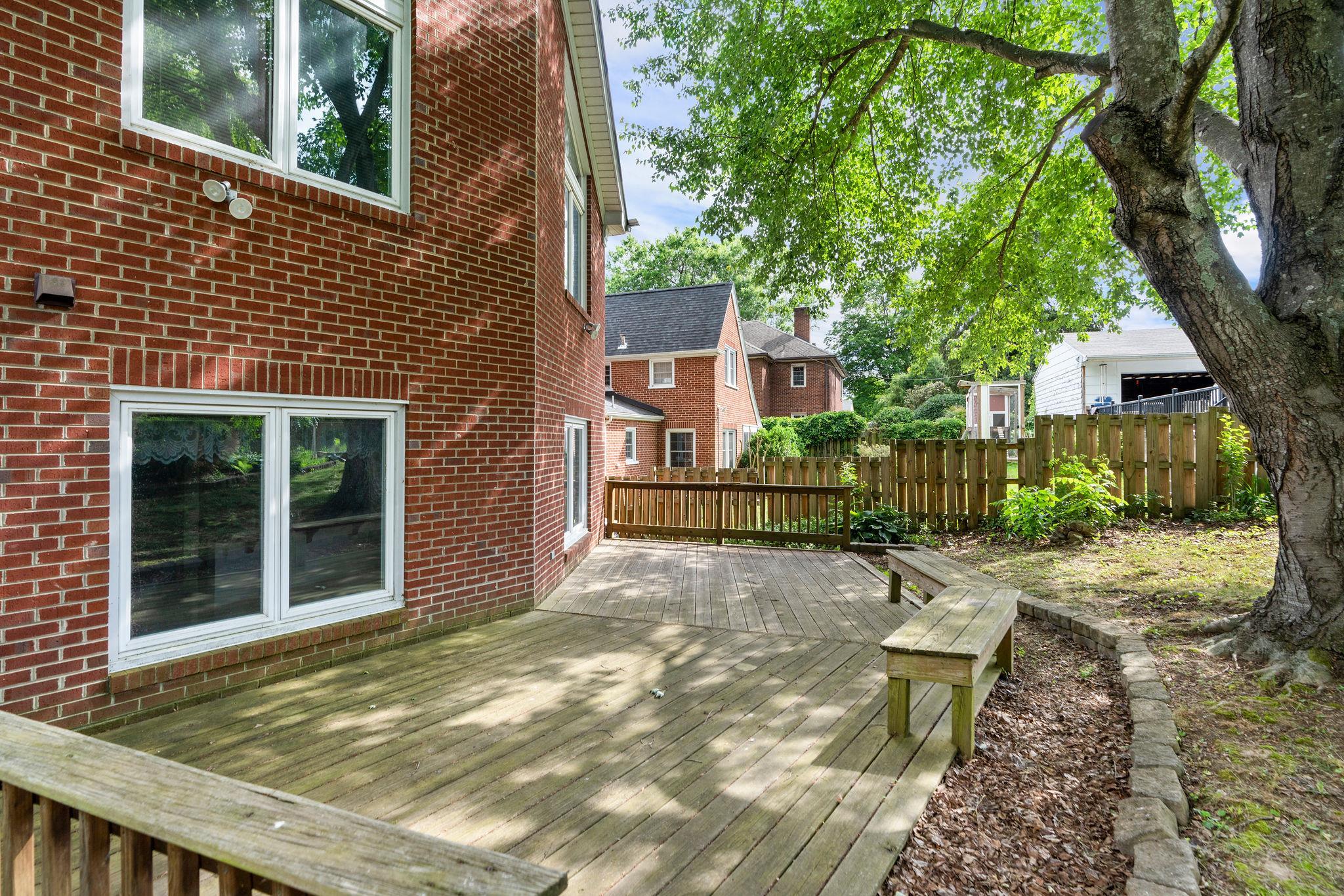 811 JEFFERSON AVE