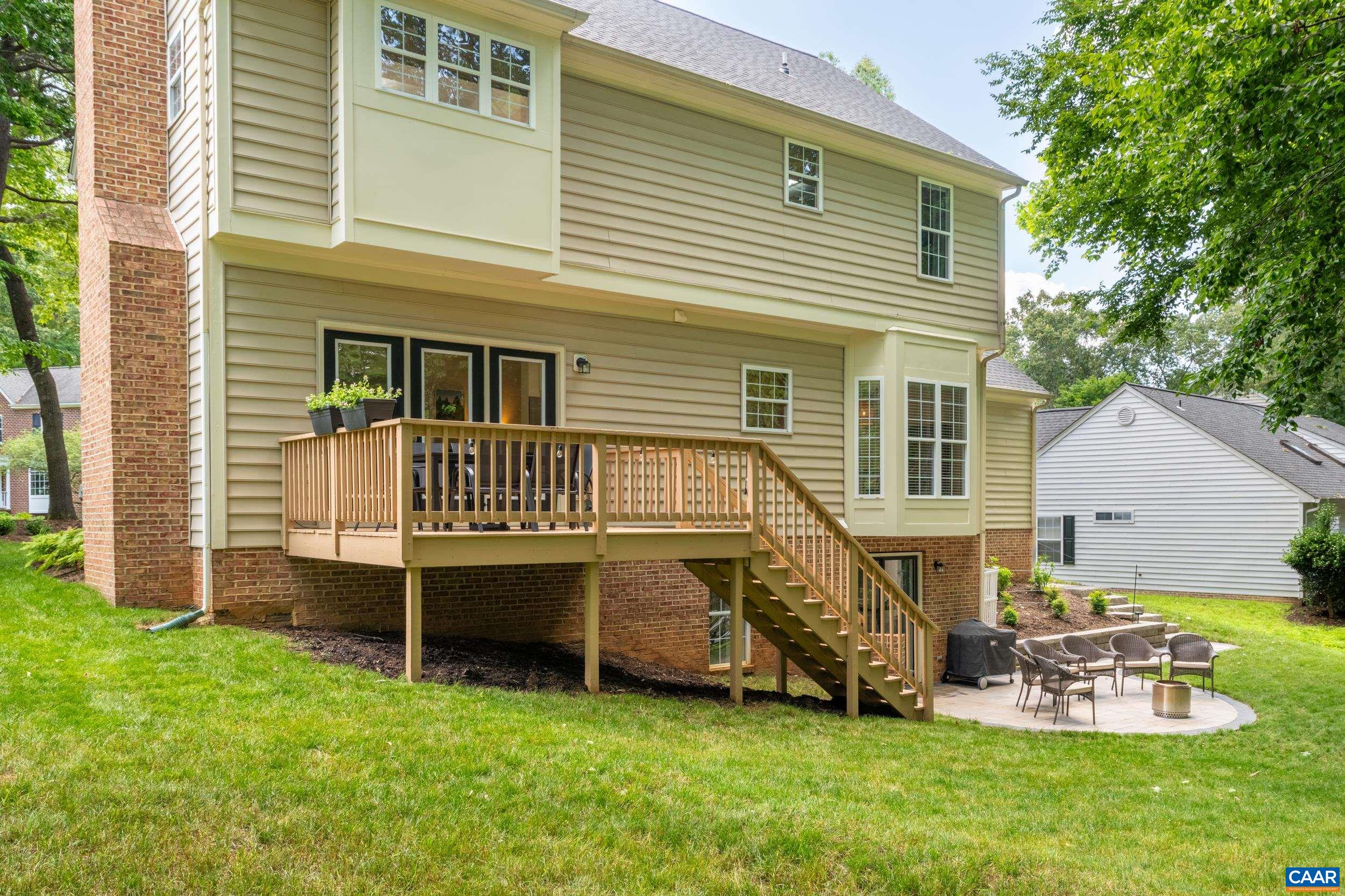 1174 RIVER OAKS LN