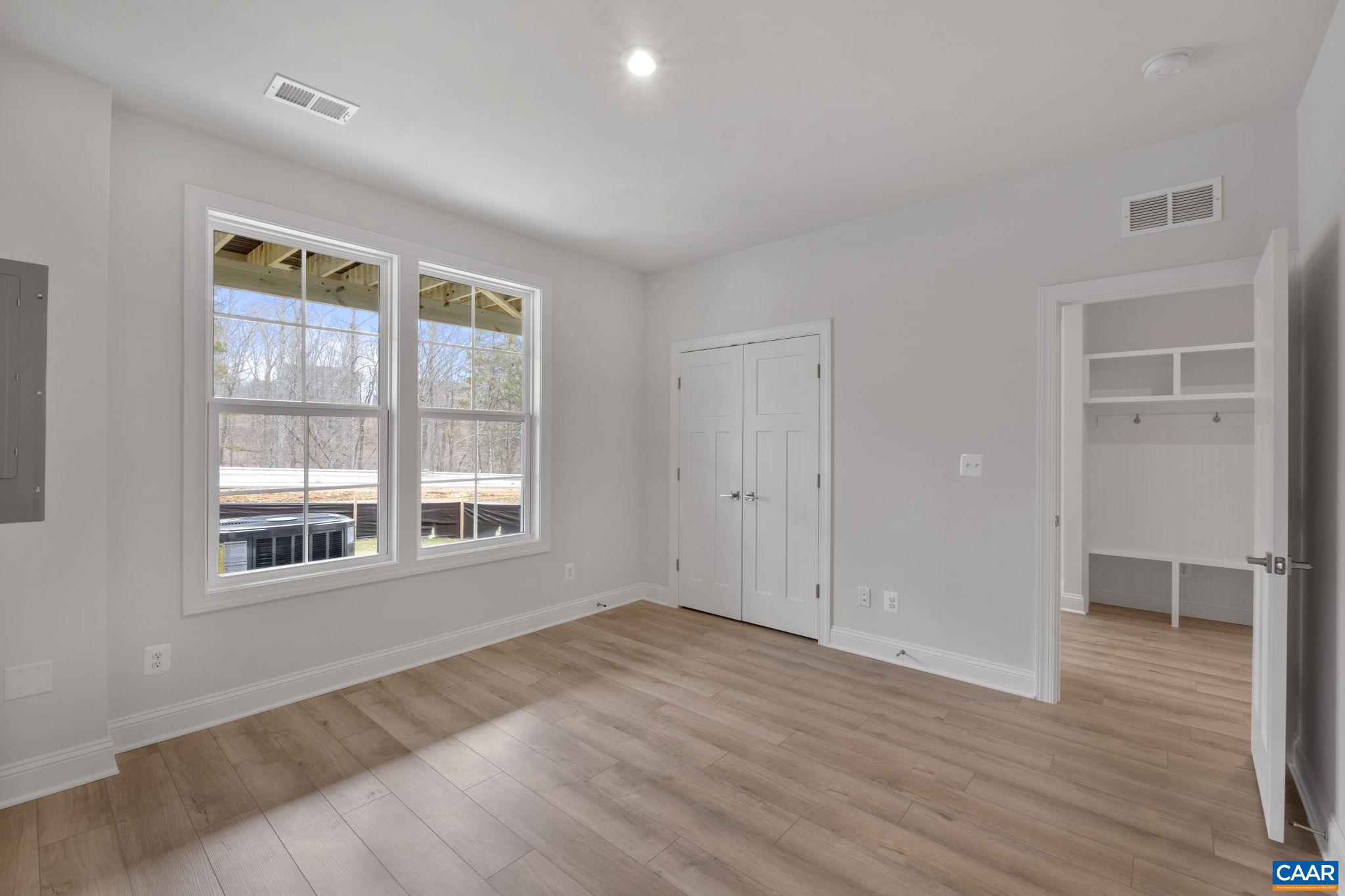 1308 LACONIA LN
