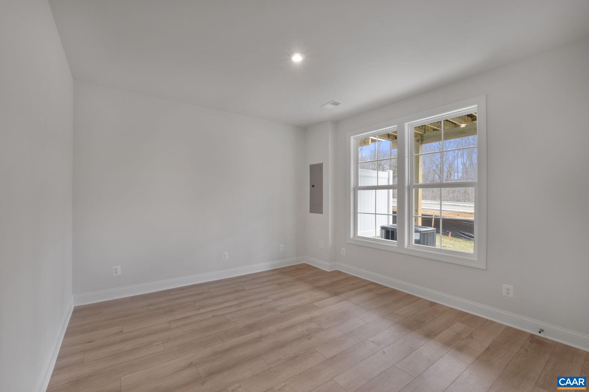 1308 LACONIA LN