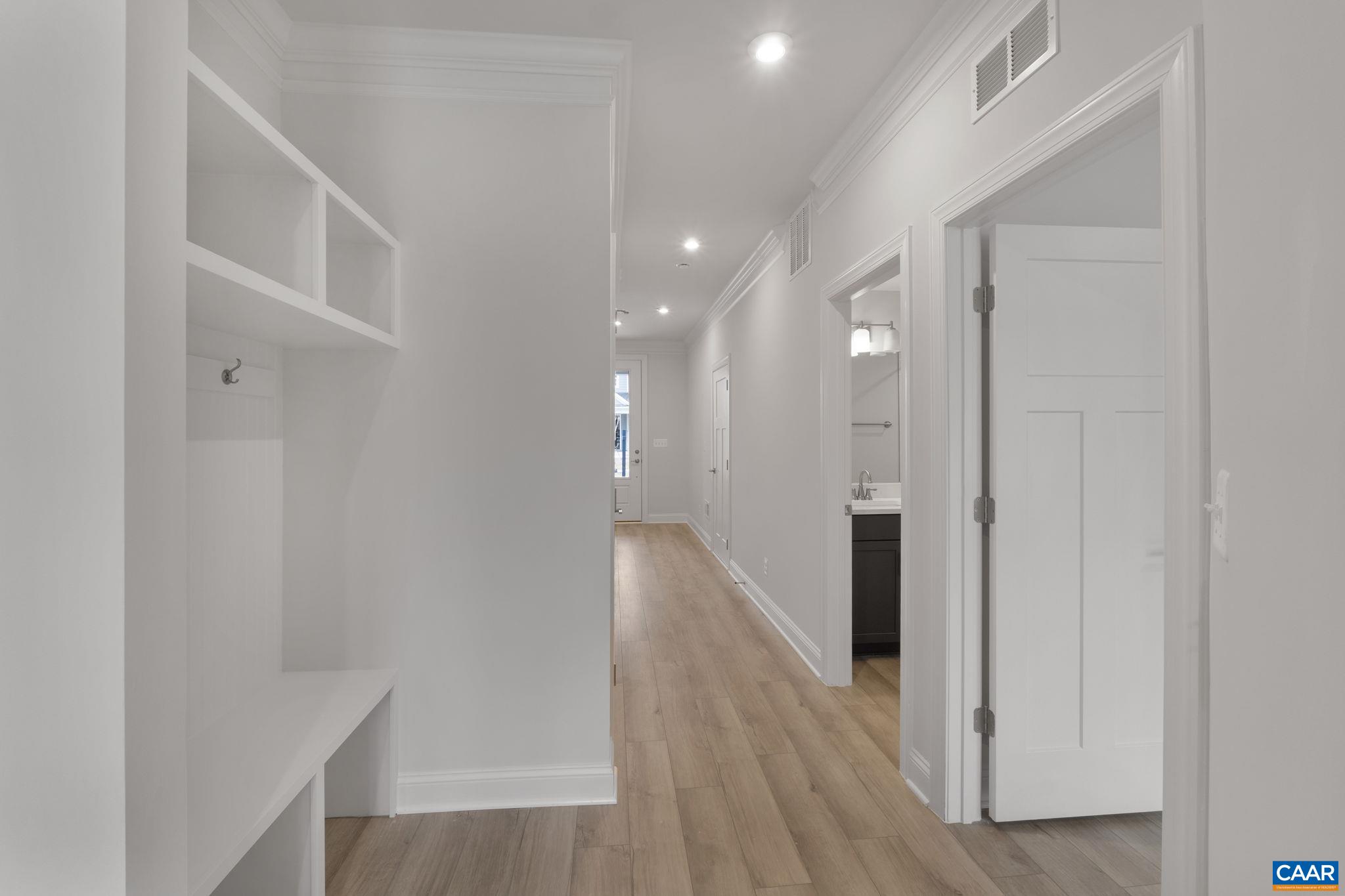1308 LACONIA LN