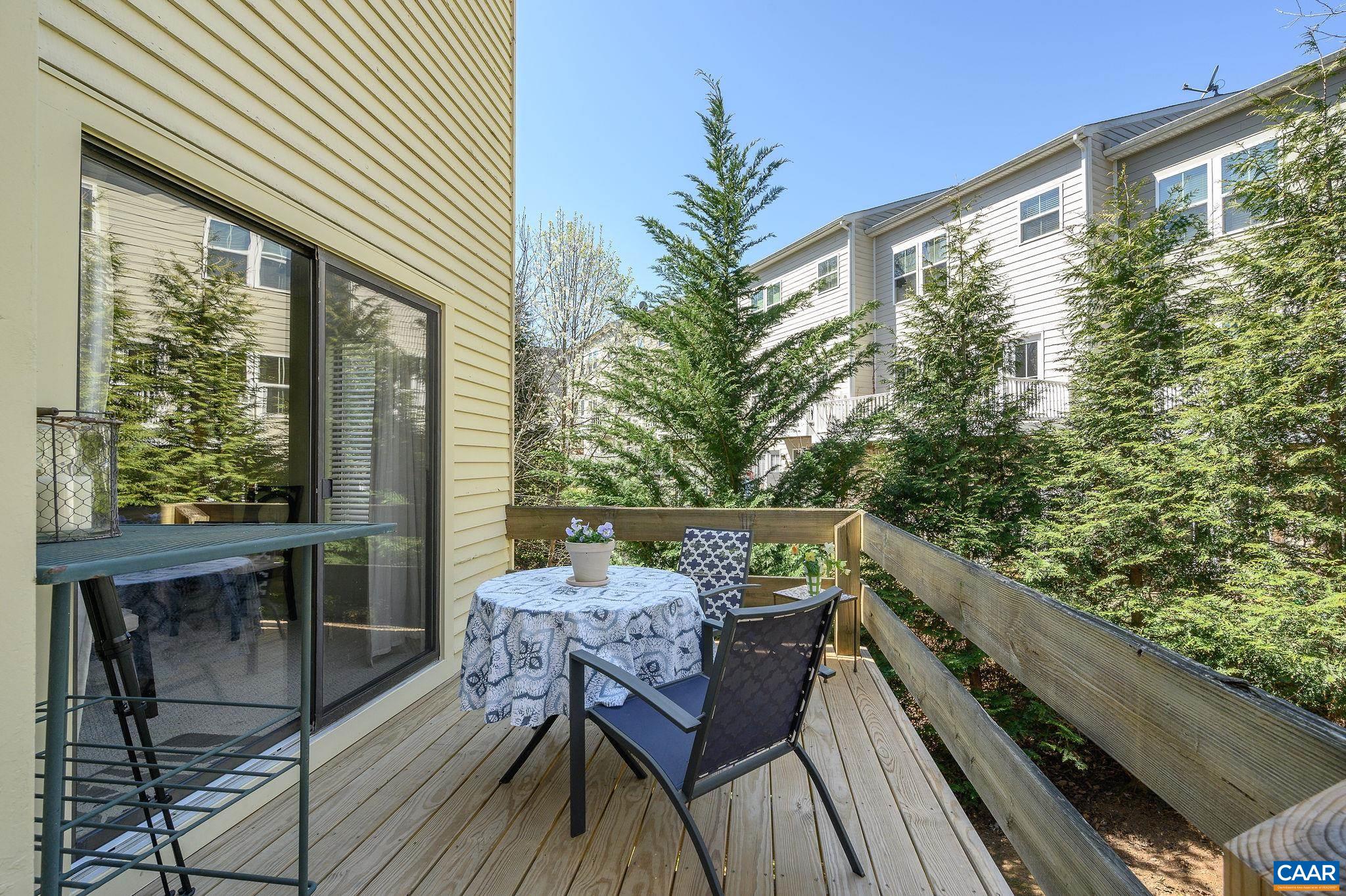 1204 CHATHAM RDG