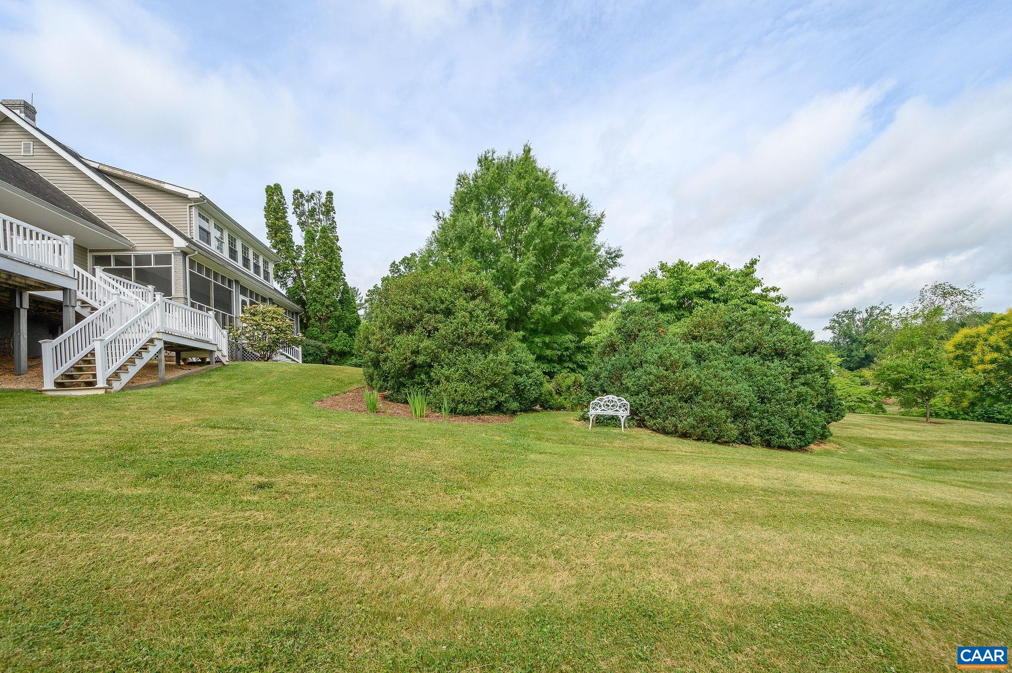 287 E MAIN ST