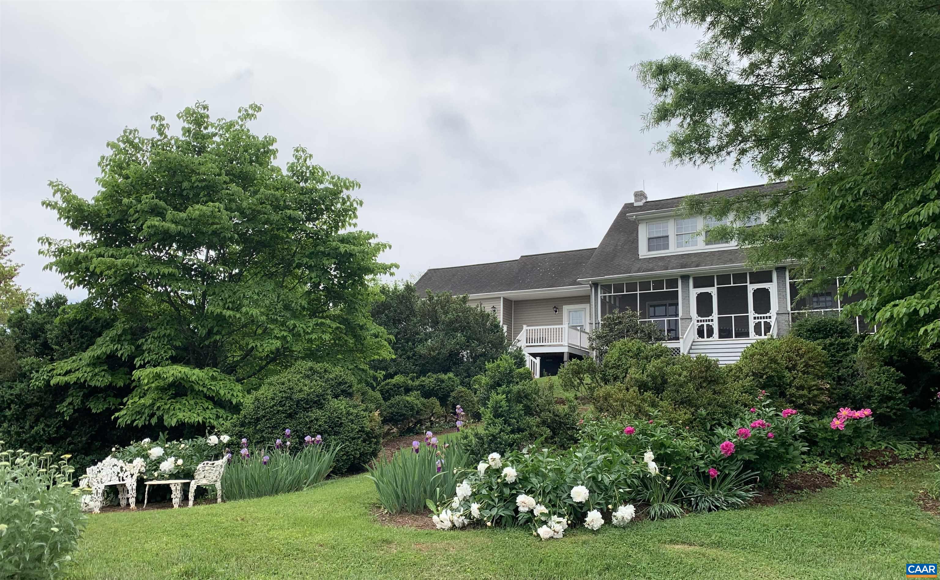 287 E MAIN ST