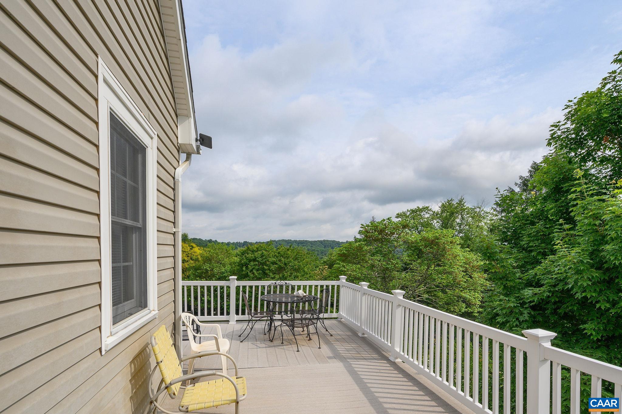 287 E MAIN ST