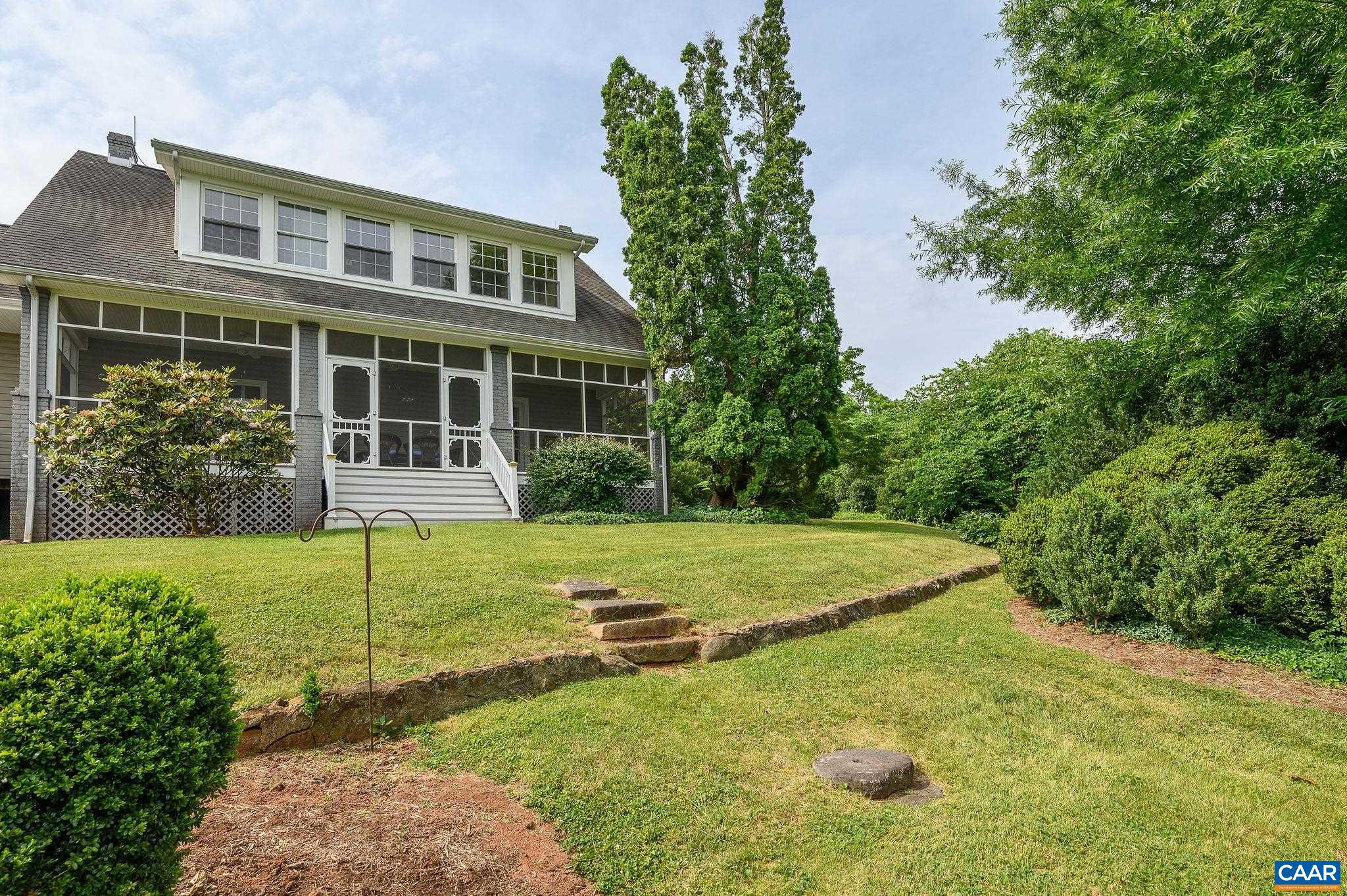 287 E MAIN ST