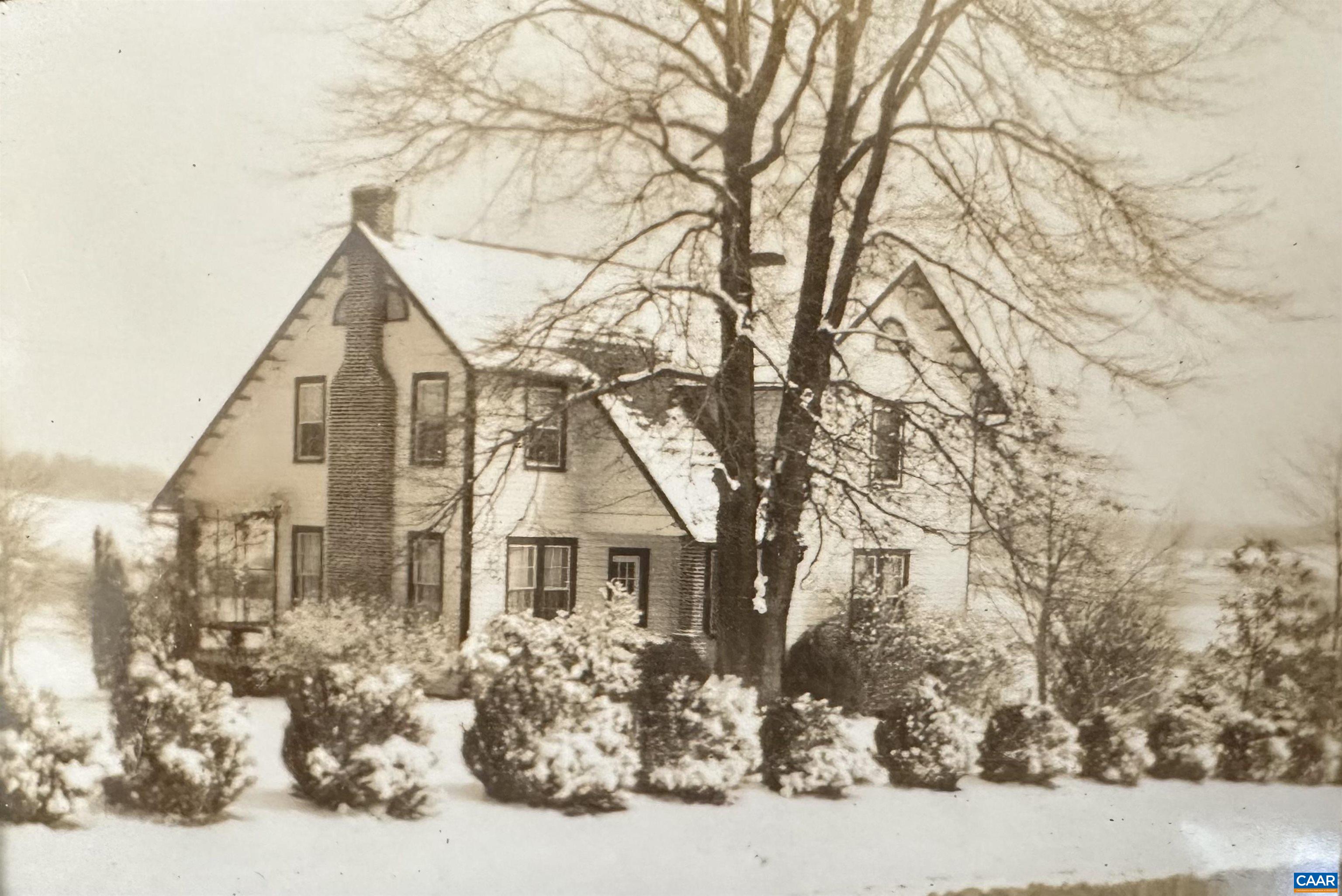 287 E MAIN ST