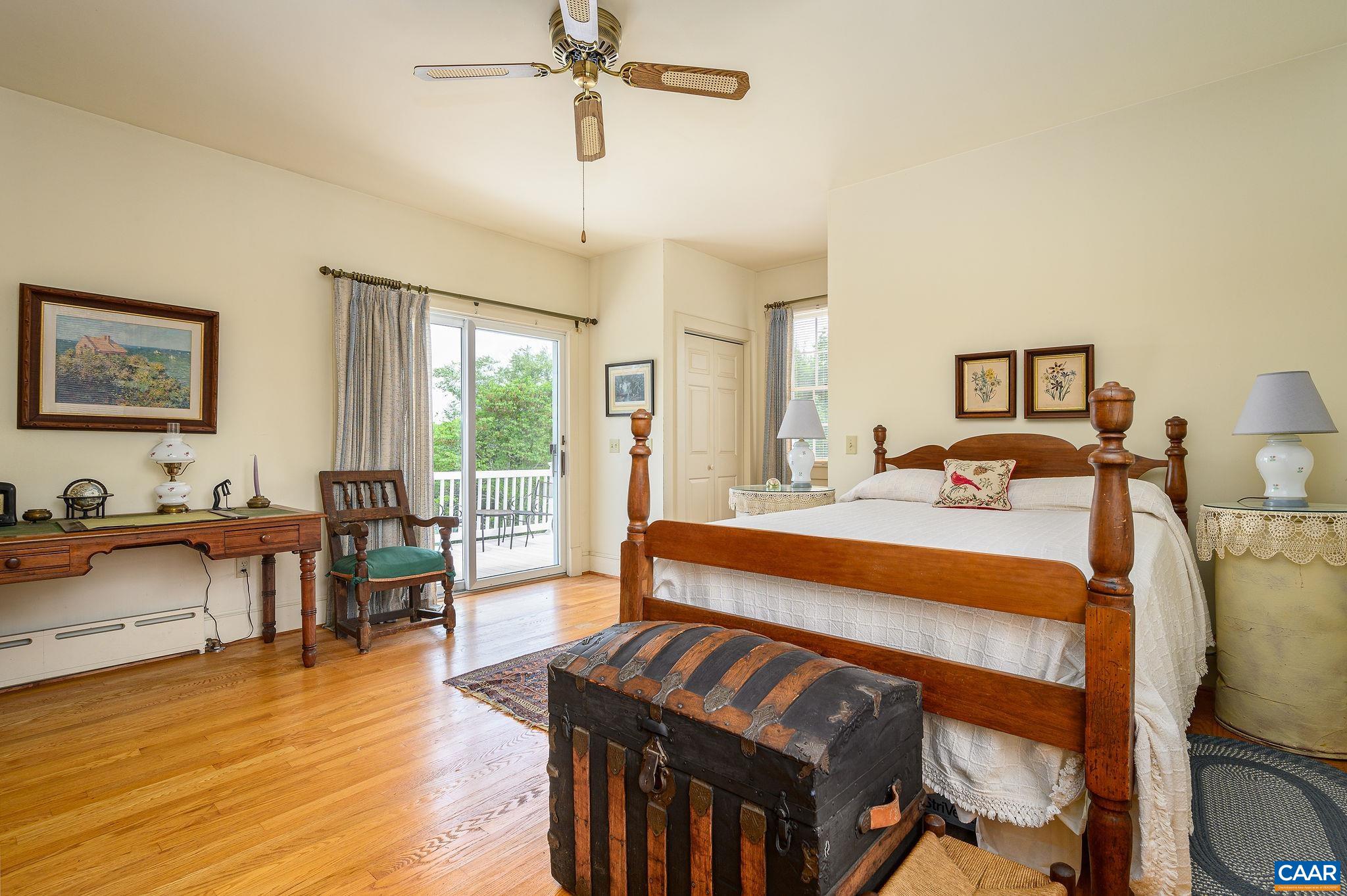 287 E MAIN ST
