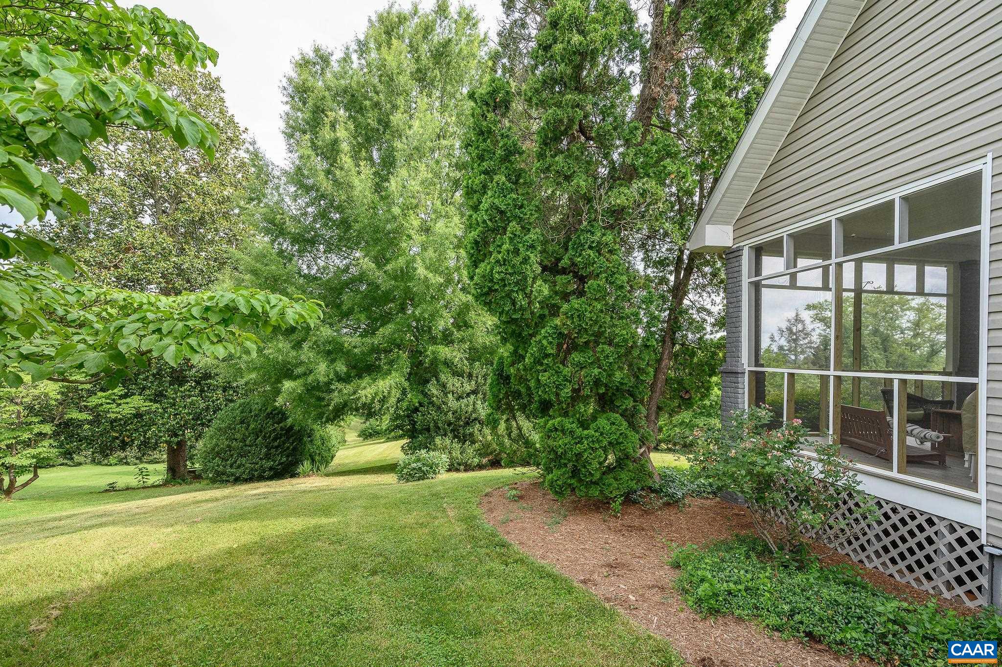 287 E MAIN ST