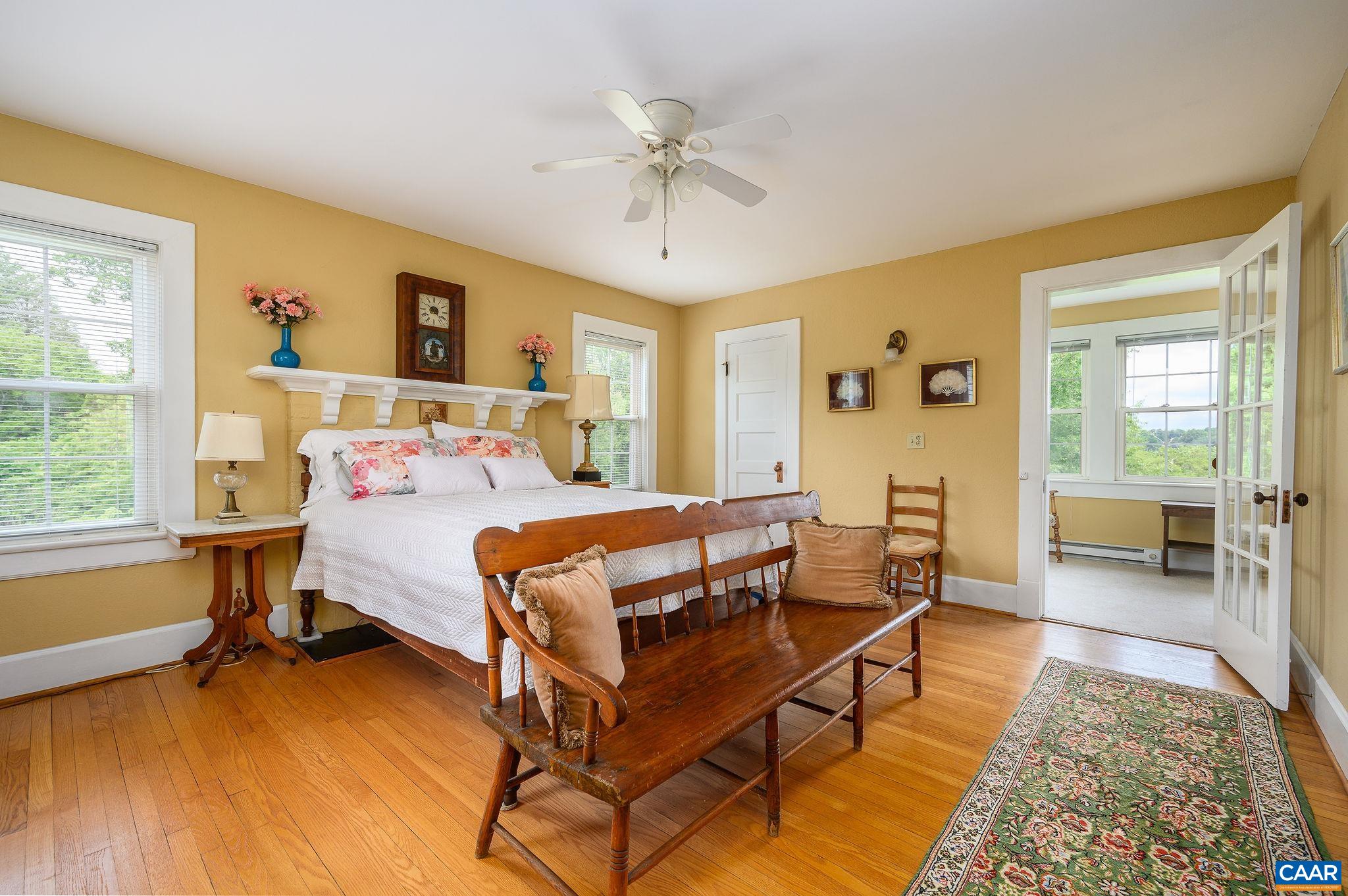 287 E MAIN ST