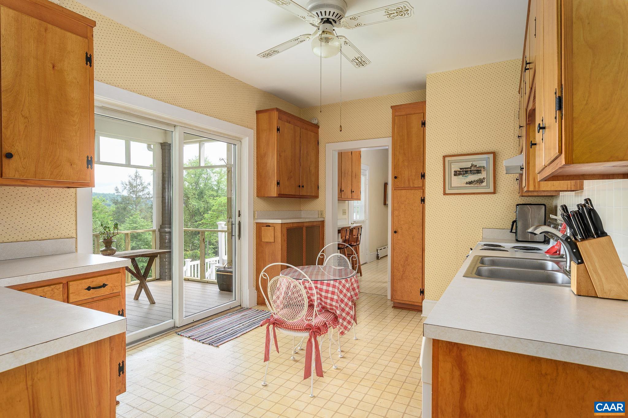 287 E MAIN ST