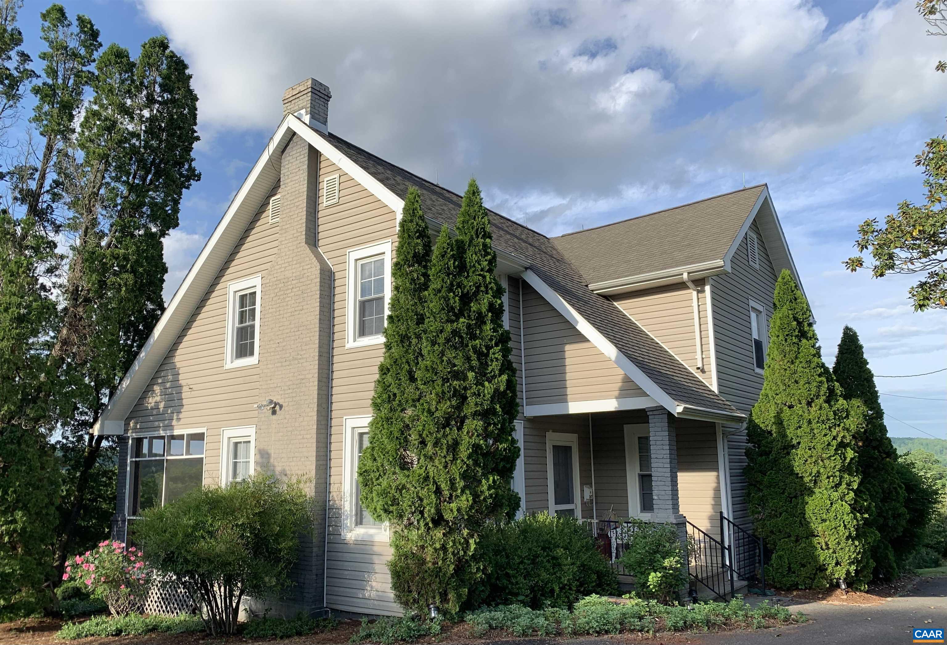 287 E MAIN ST