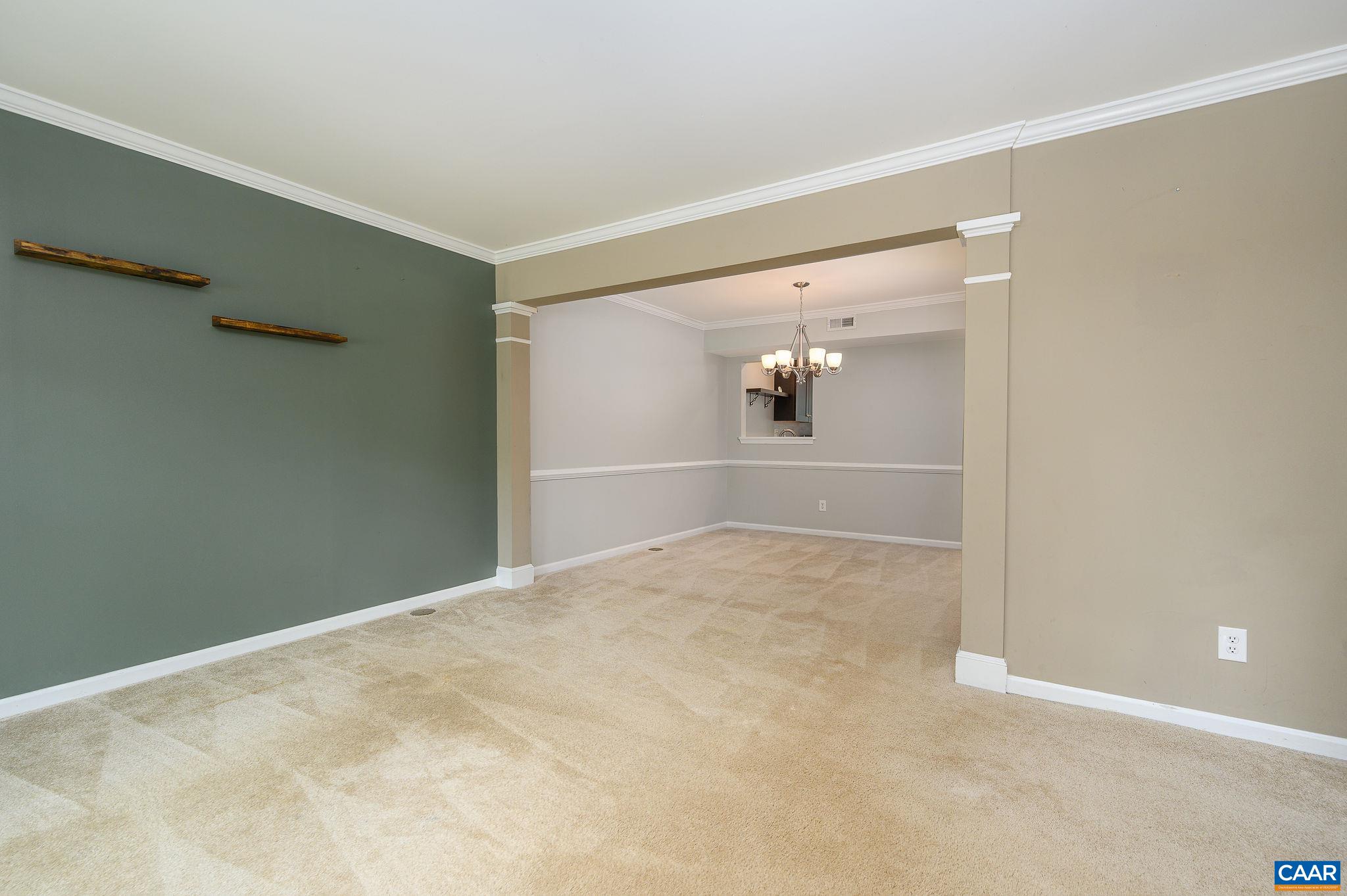 3263 GATEWAY CIR