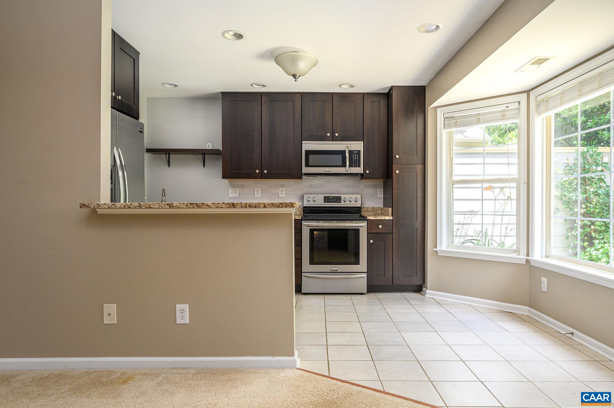 3263 GATEWAY CIR