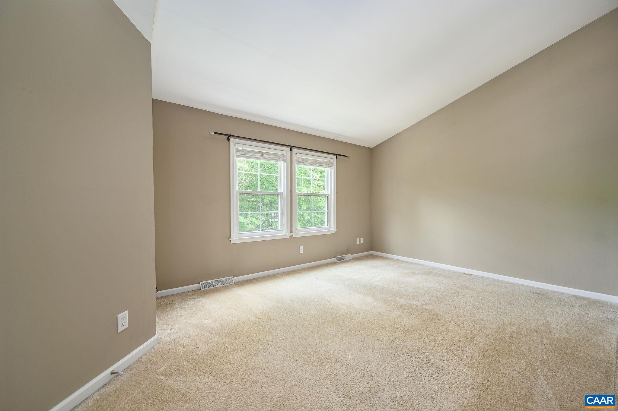 3263 GATEWAY CIR