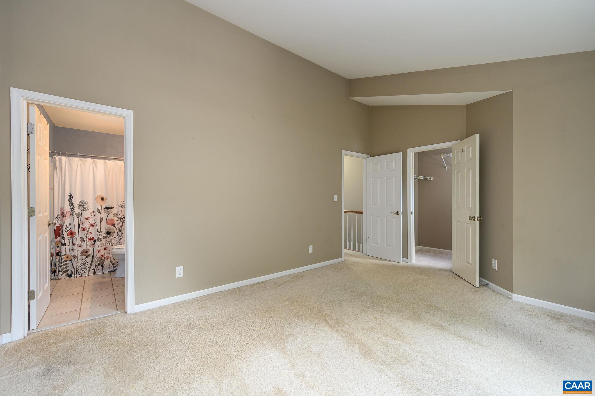 3263 GATEWAY CIR