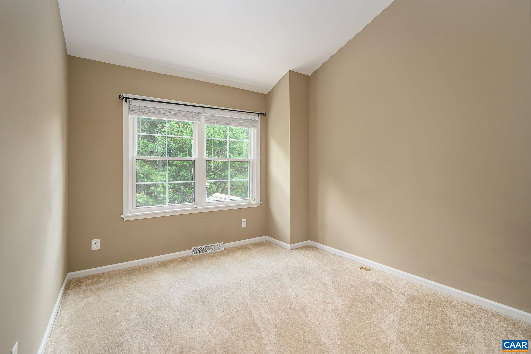 3263 GATEWAY CIR