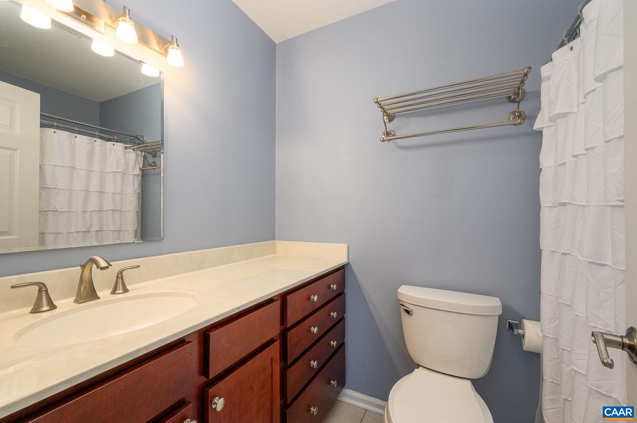 3263 GATEWAY CIR