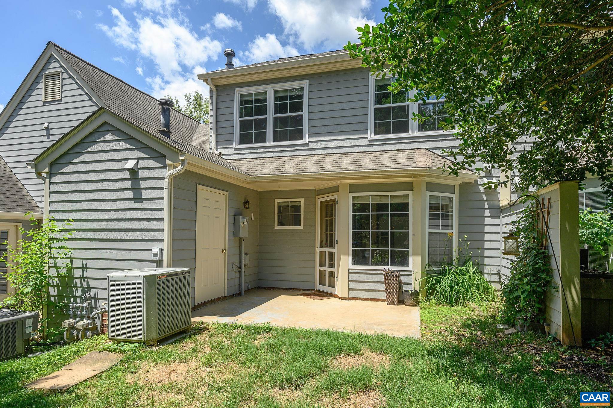 3263 GATEWAY CIR