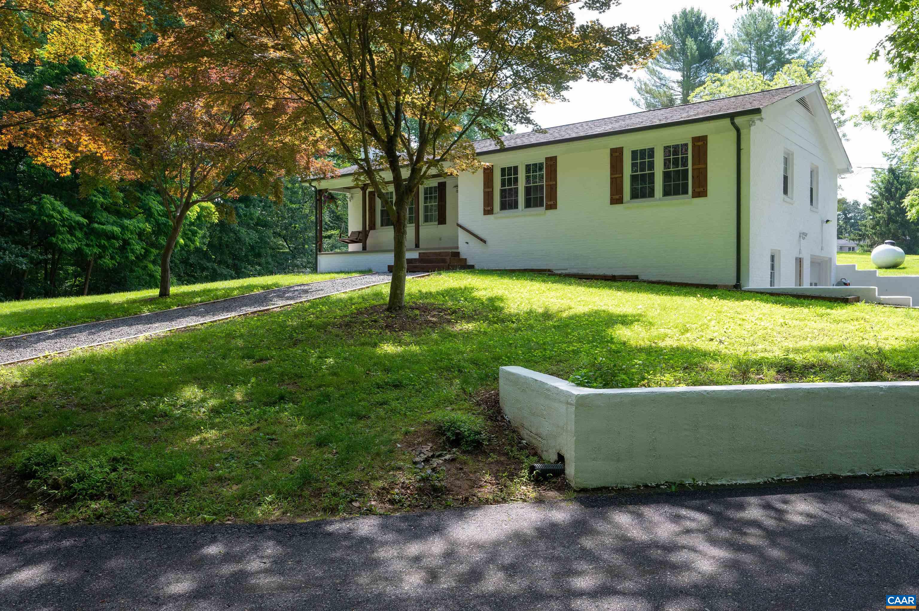 5523 ROCKFISH GAP TPKE