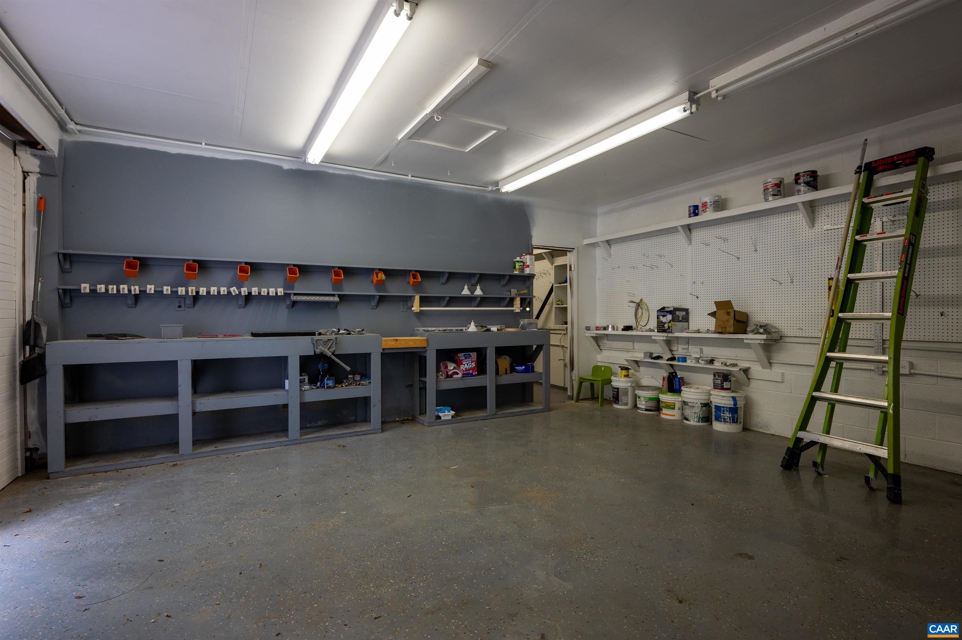 5523 ROCKFISH GAP TPKE