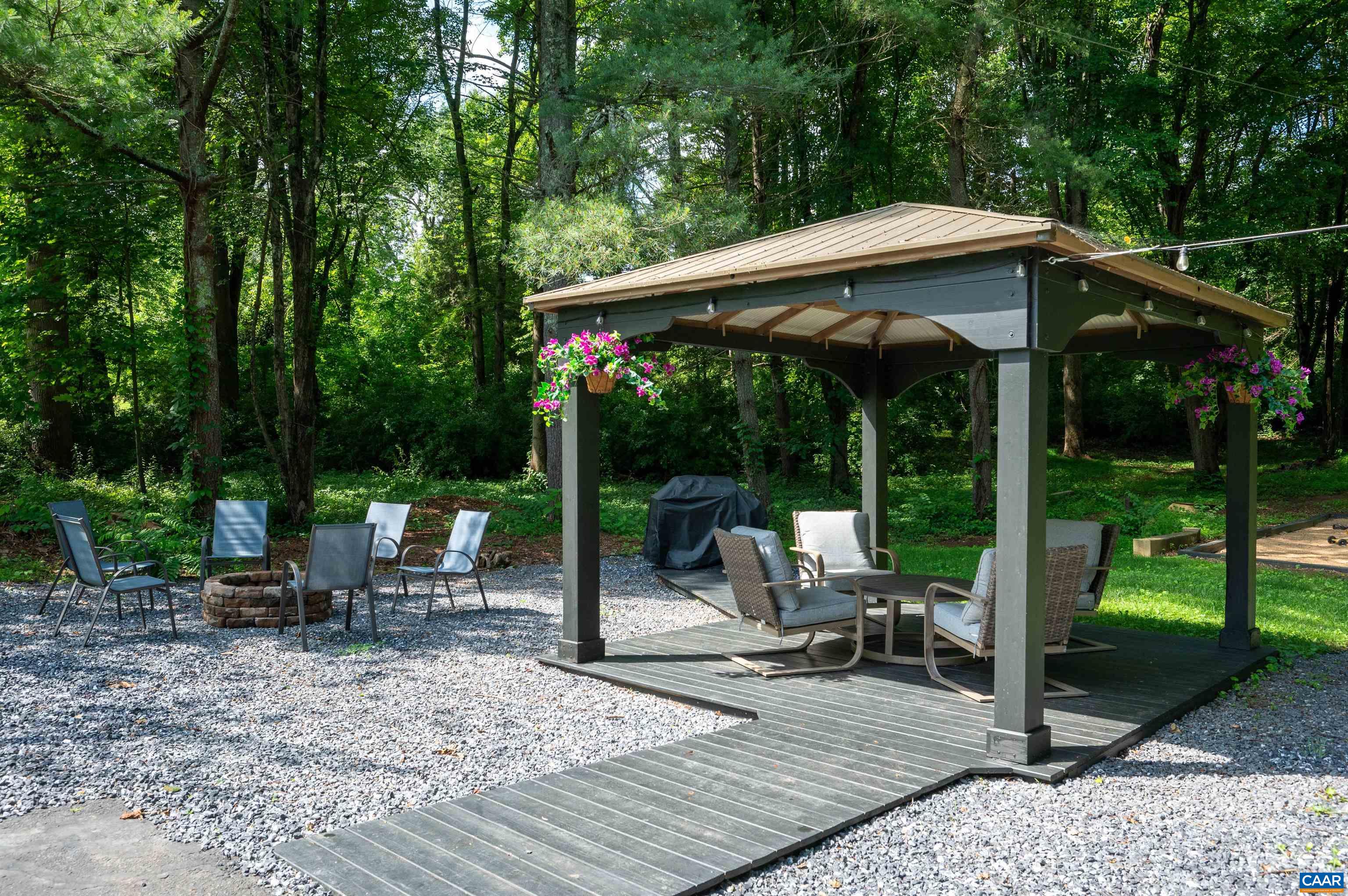 5523 ROCKFISH GAP TPKE