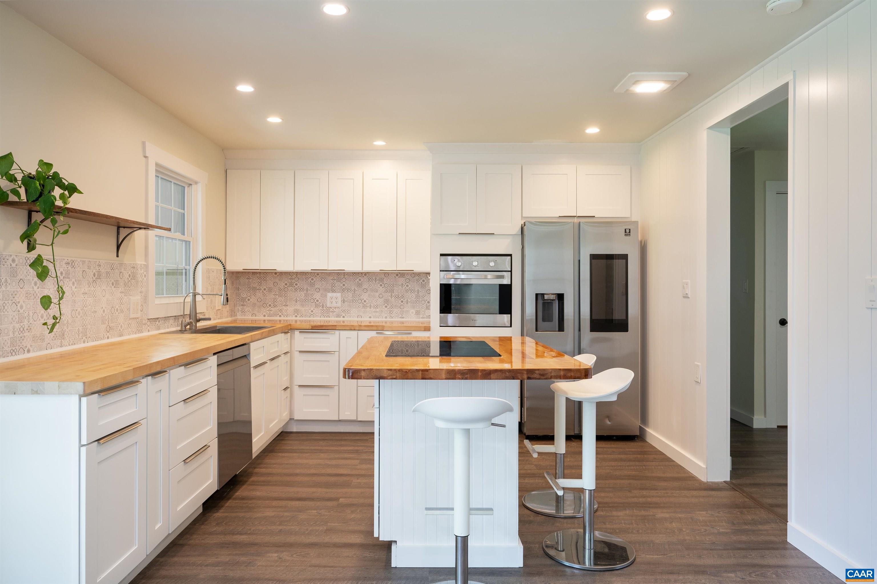 5523 ROCKFISH GAP TPKE