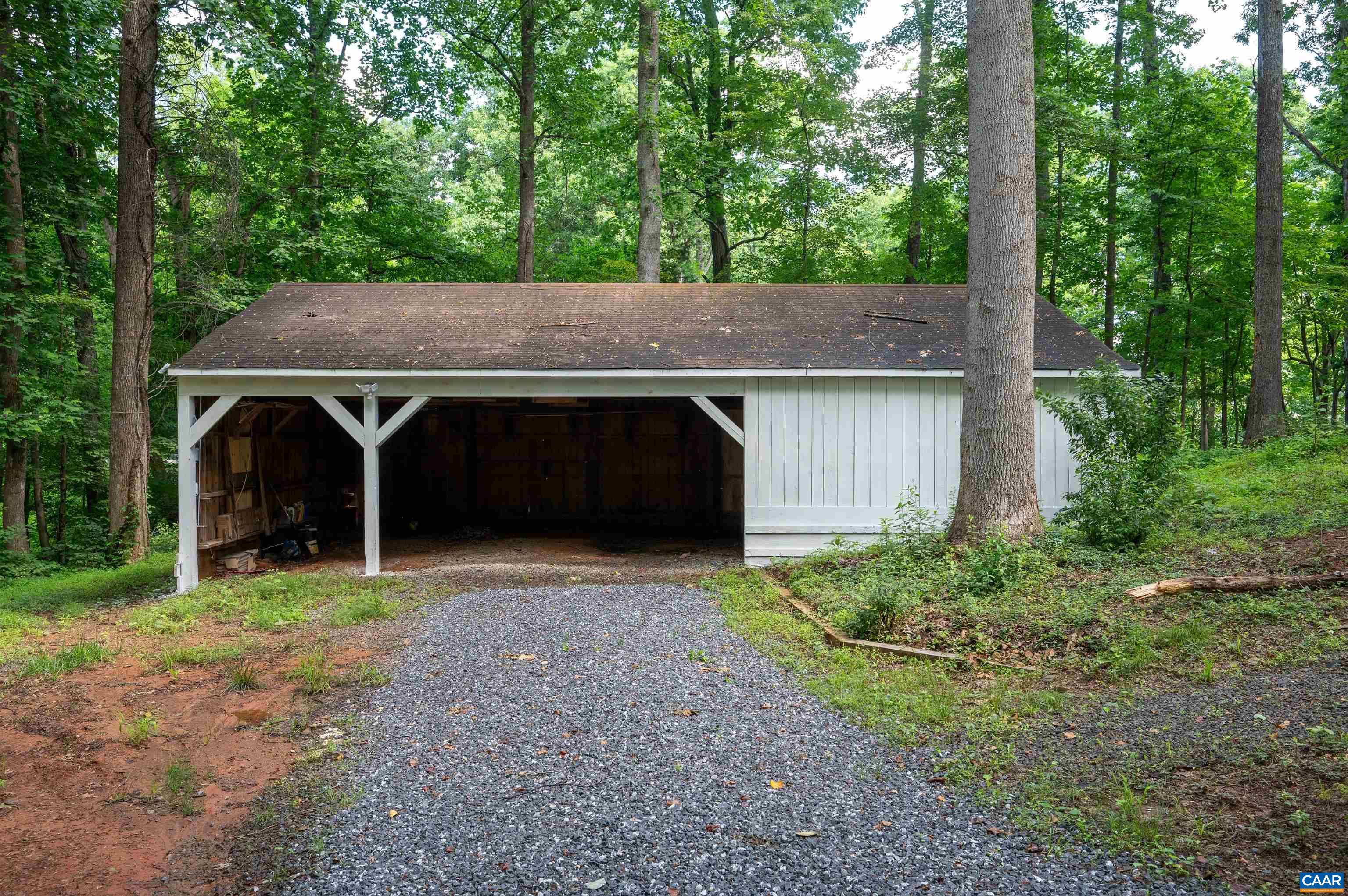 5523 ROCKFISH GAP TPKE