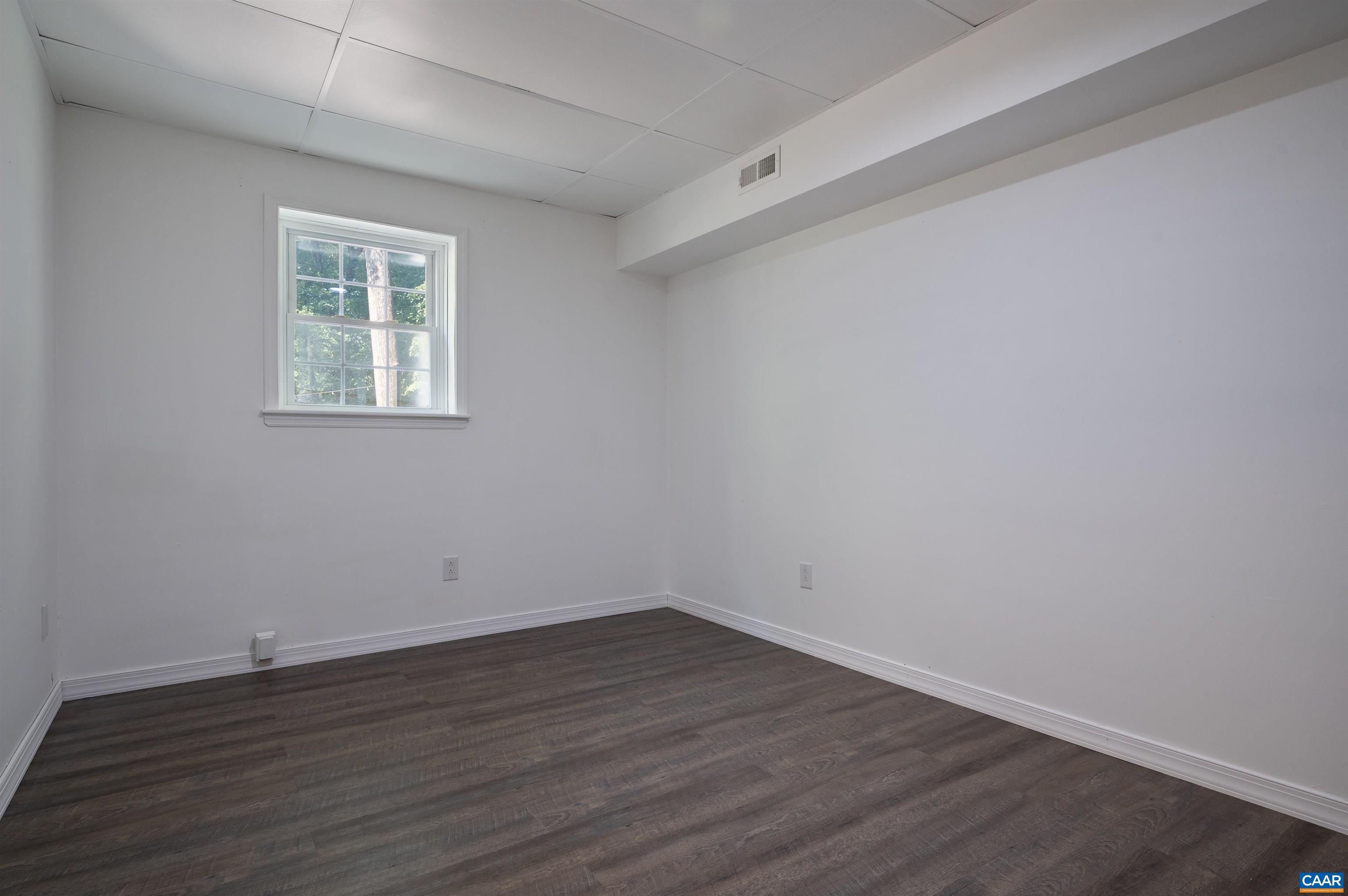 5523 ROCKFISH GAP TPKE