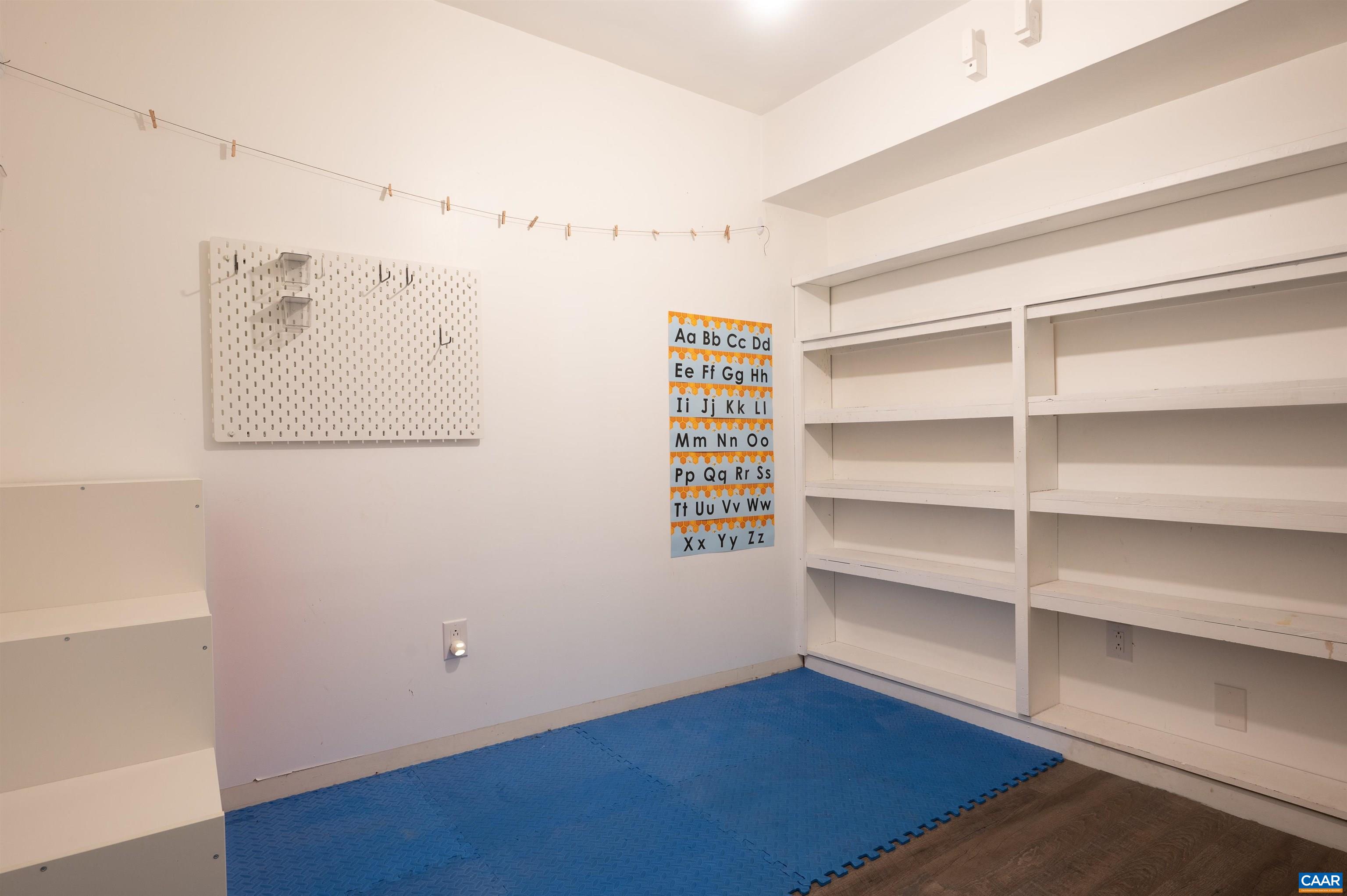 5523 ROCKFISH GAP TPKE