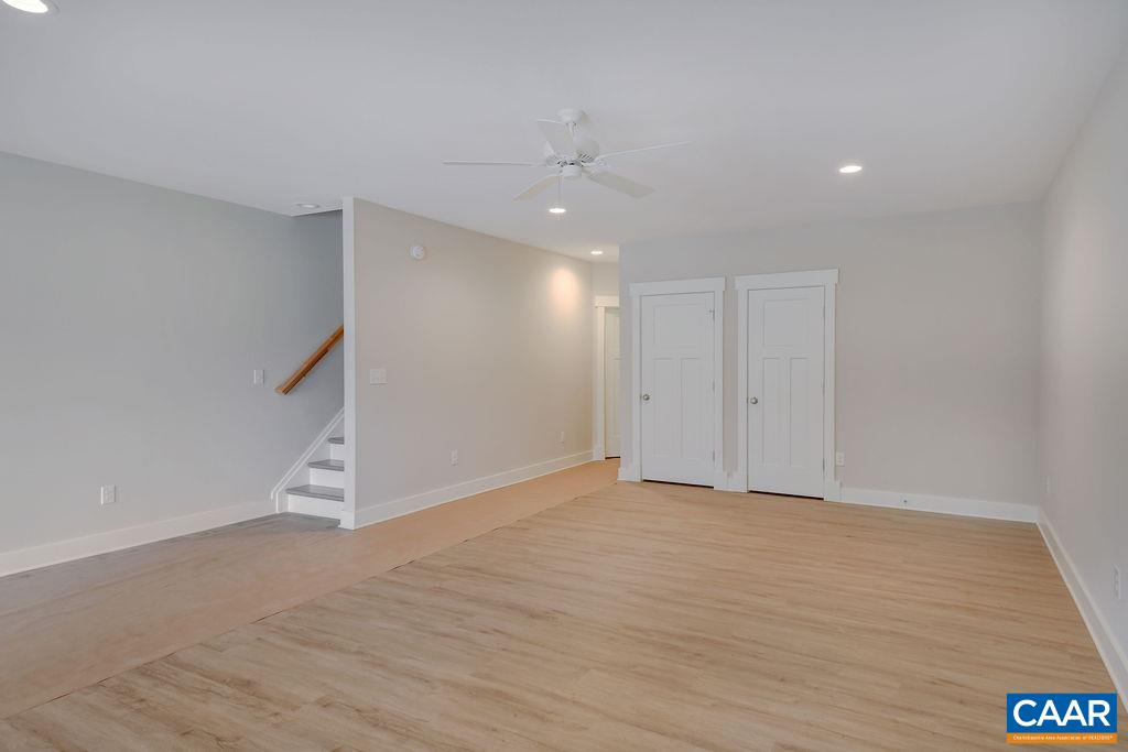 121 BLITHE CT