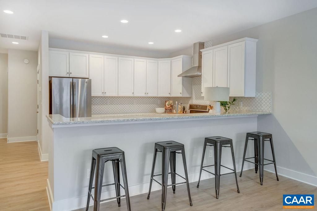 121 BLITHE CT