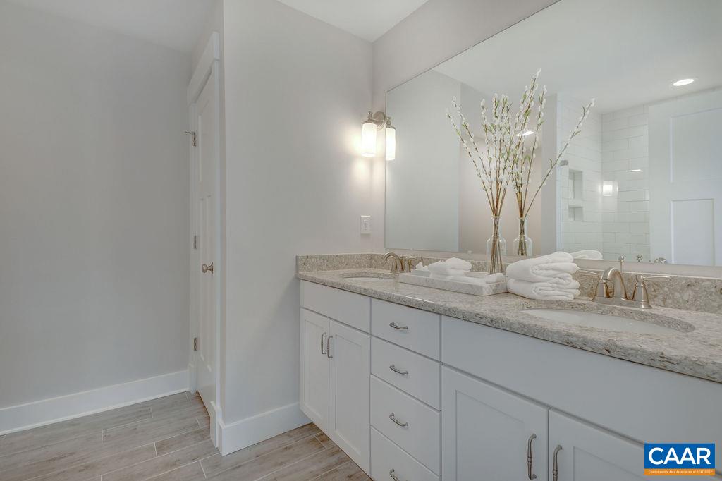 121 BLITHE CT