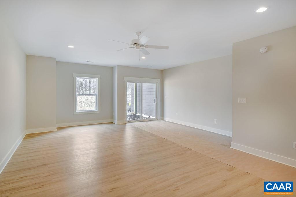 121 BLITHE CT