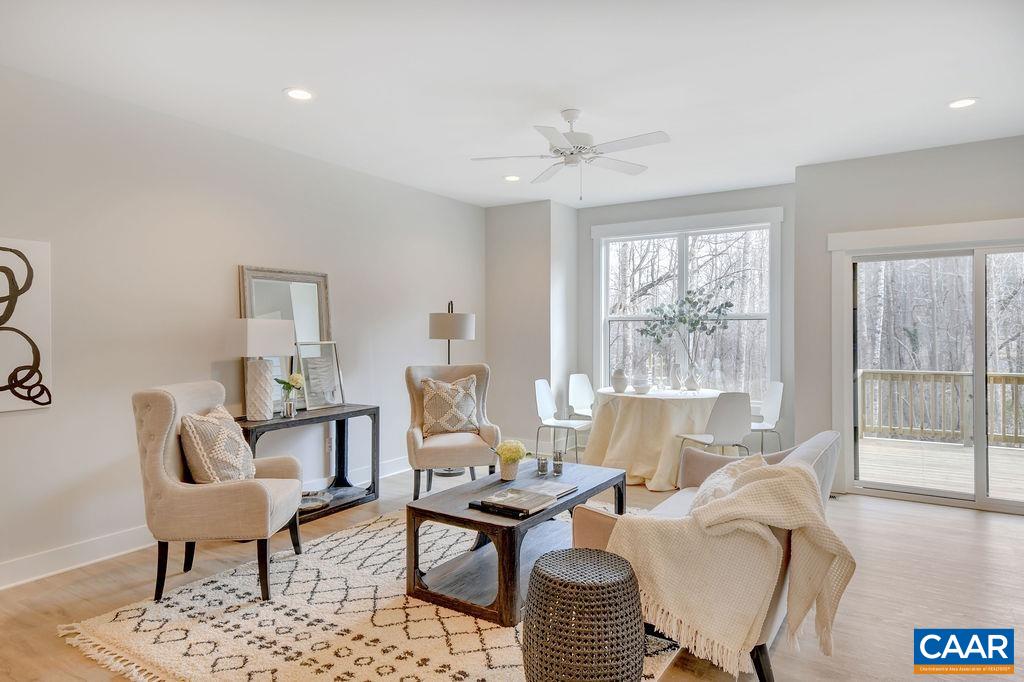 121 BLITHE CT