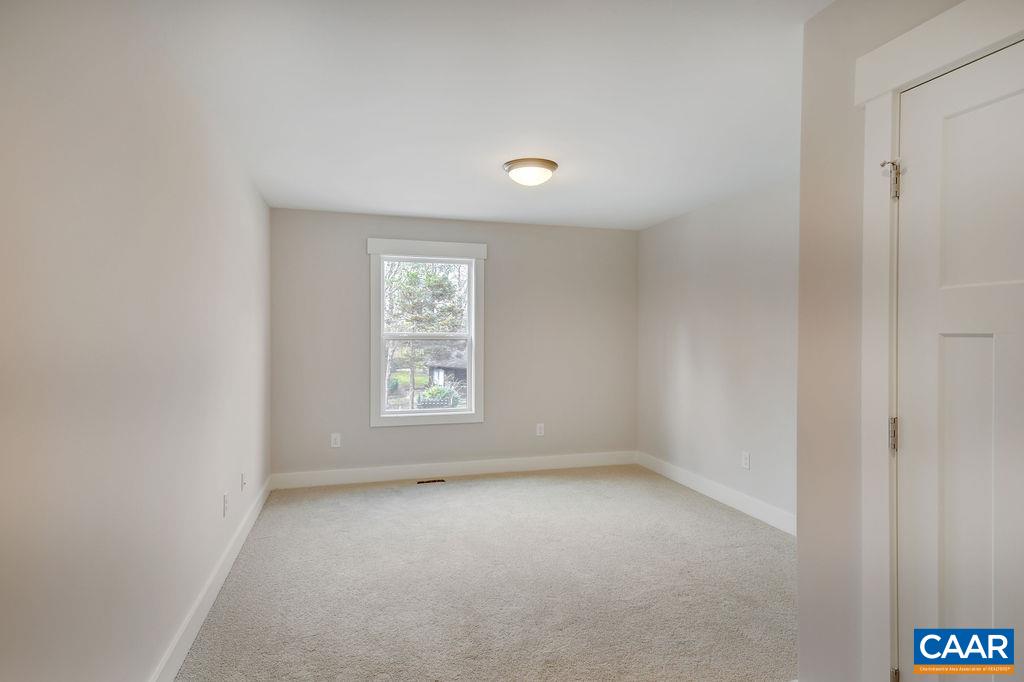 121 BLITHE CT