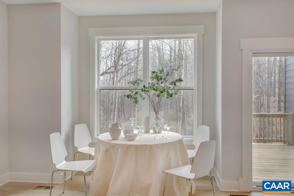 121 BLITHE CT