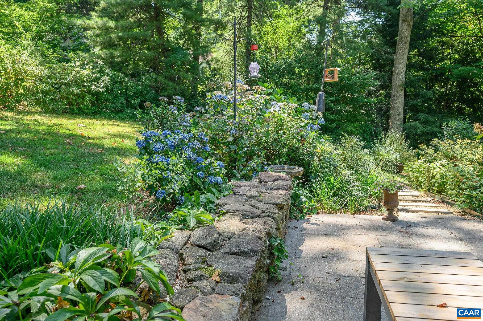 1610 YORKTOWN DR