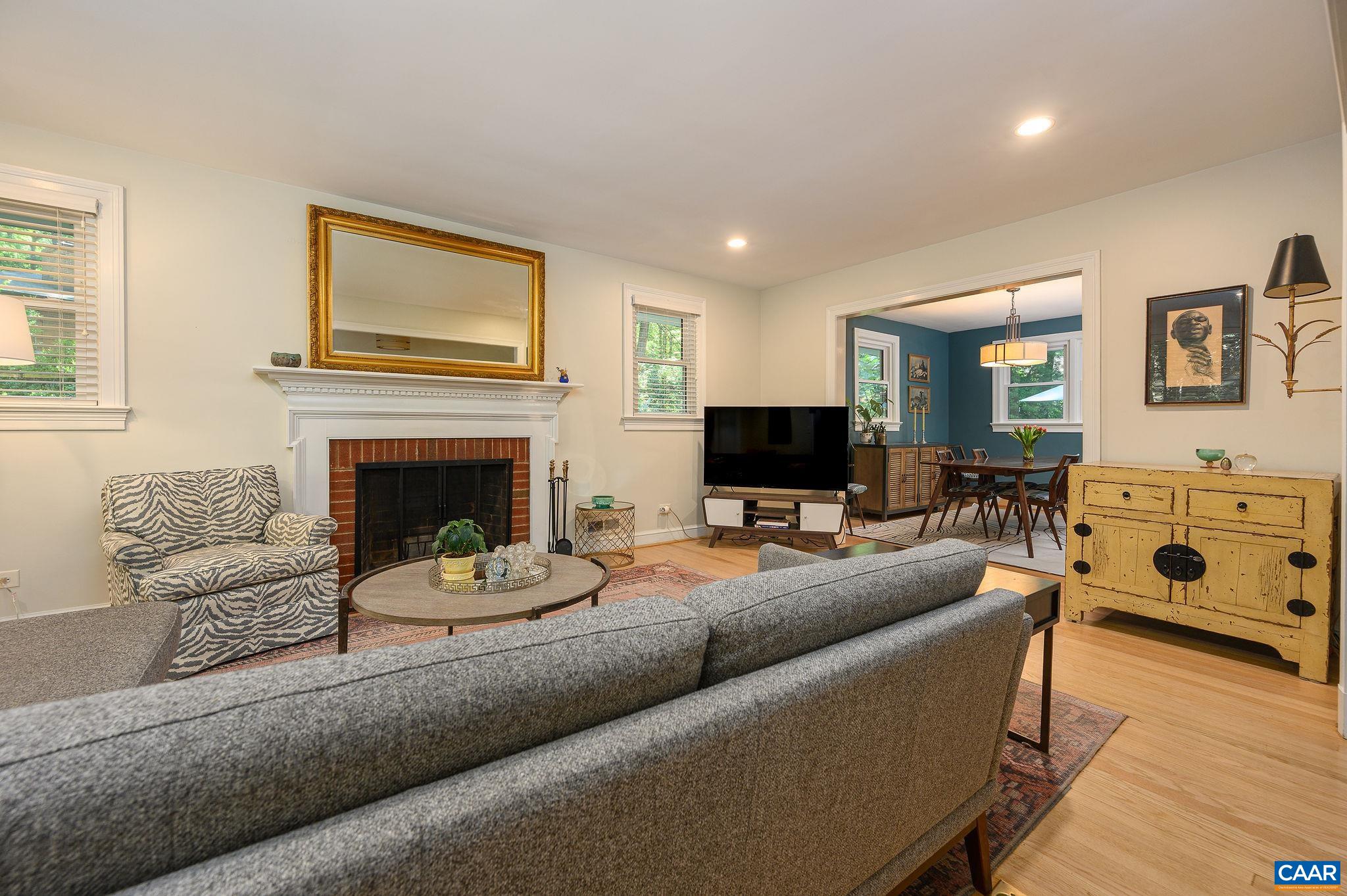 1610 YORKTOWN DR