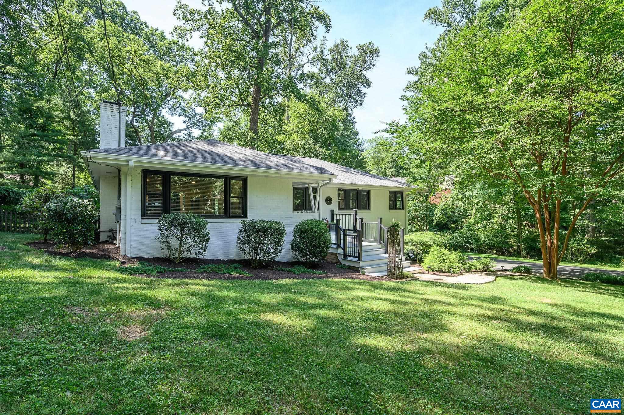 1610 YORKTOWN DR
