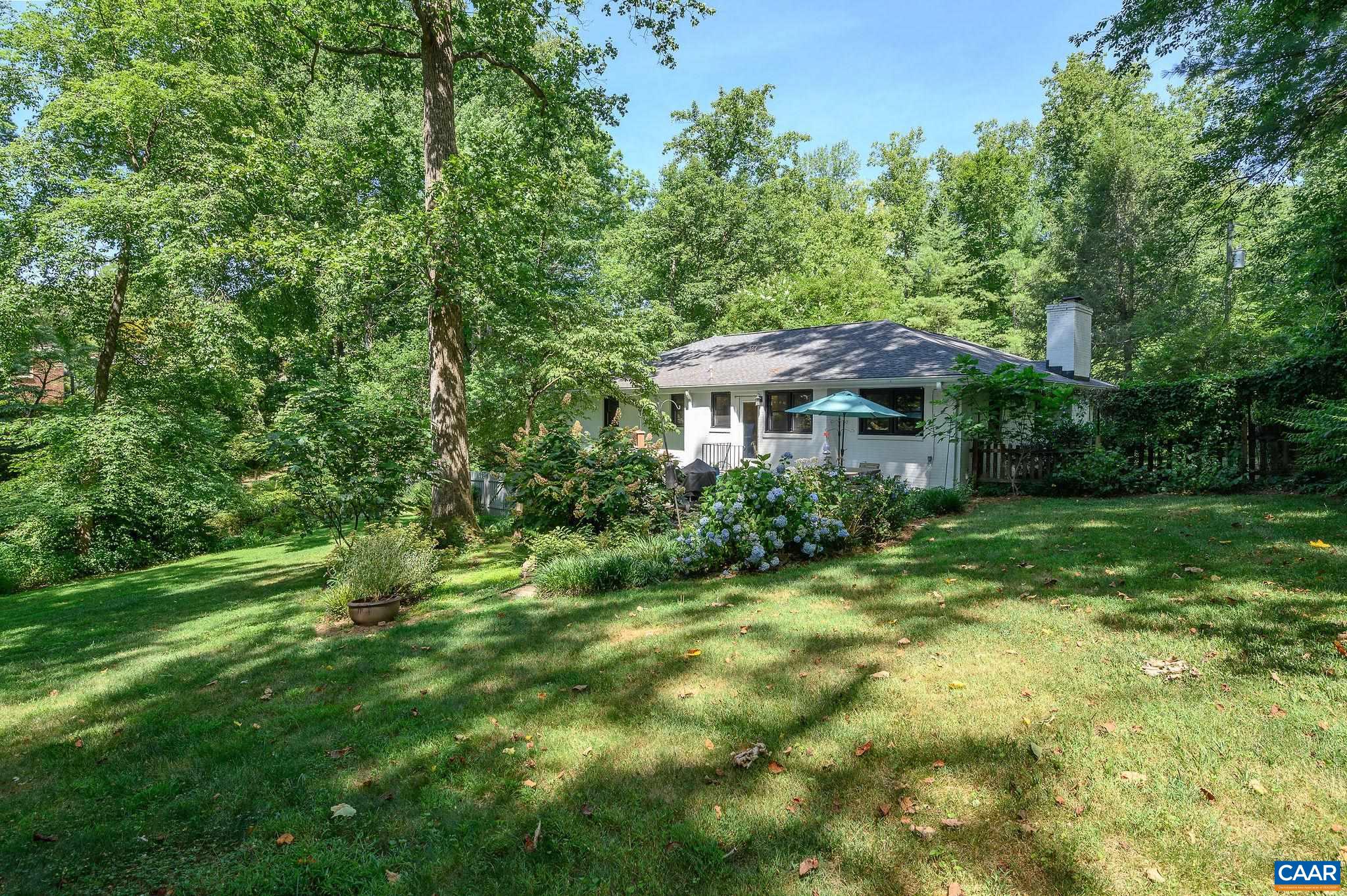 1610 YORKTOWN DR